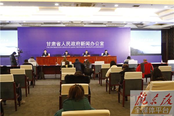 慶陽市8個縣（區(qū)）、570個貧困村、14.99萬戶61.05萬貧困人口全部脫貧