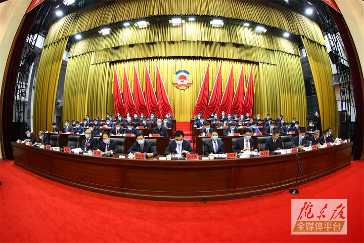 【市兩會視頻海報】努力開創(chuàng)新時代慶陽政協(xié)工作新局面，為推動慶陽老區(qū)全面振興作出新的更大貢獻(xiàn)！