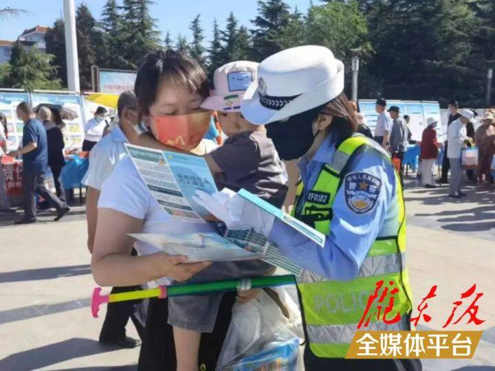 【創(chuàng)建全國文明城市·我們在行動】西峰公安交警強(qiáng)化“一老一小”宣傳，筑牢交通安全防線