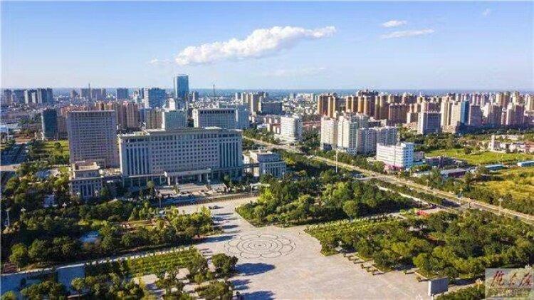 2022年，我市環(huán)境空氣優(yōu)良天數(shù)達(dá)297天。隴東報全媒體記者 俄少飛 攝
