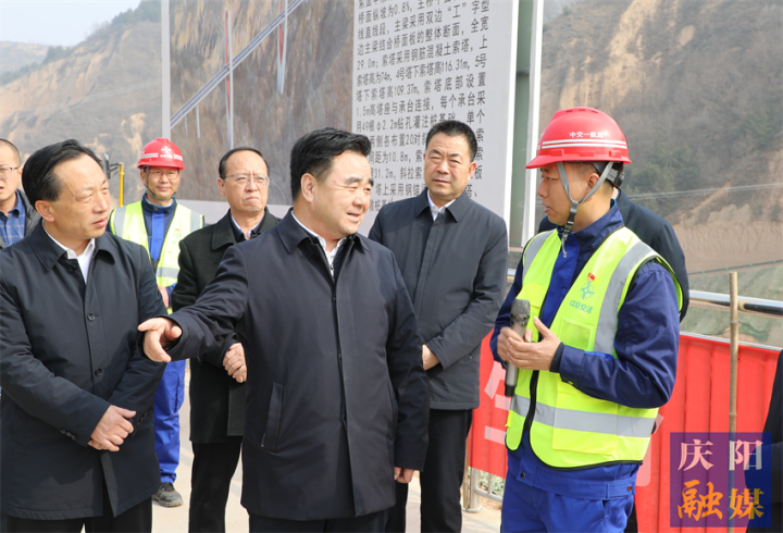 黃澤元在調(diào)研重大項目建設時強調(diào) 聚力項目“主引擎”夯實“硬支撐” 干出項目“加速度”確?！伴_門紅”