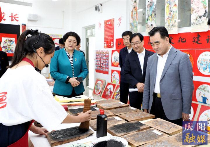 向全市少年兒童致以節(jié)日祝福！黃澤元開展“六一”國(guó)際兒童節(jié)慰問(wèn)活動(dòng)