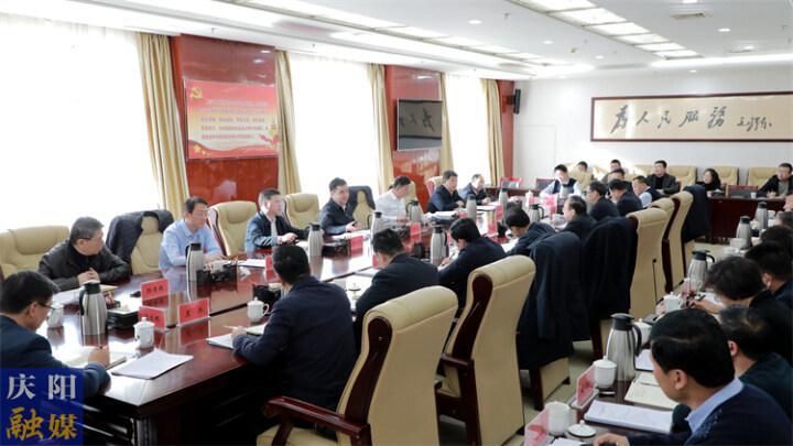 黃澤元在“三抓三促”行動重點(diǎn)任務(wù)落實(shí)推進(jìn)會議上強(qiáng)調(diào) 依法依規(guī)綜合施策 合力攻堅加快進(jìn)度 全力打好重大項目遺留問題化解“主動仗”